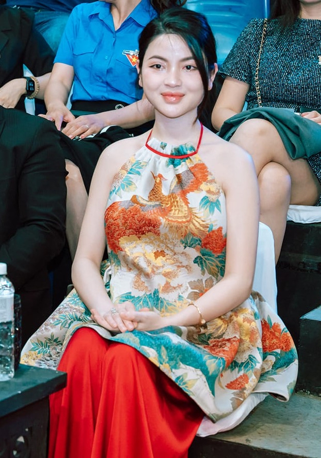 Quang Hải dẫn Chu Thanh Huyền đến dự concert, màn đọ sắc với Ánh Viên đời thực gây sốt!- Ảnh 8.
