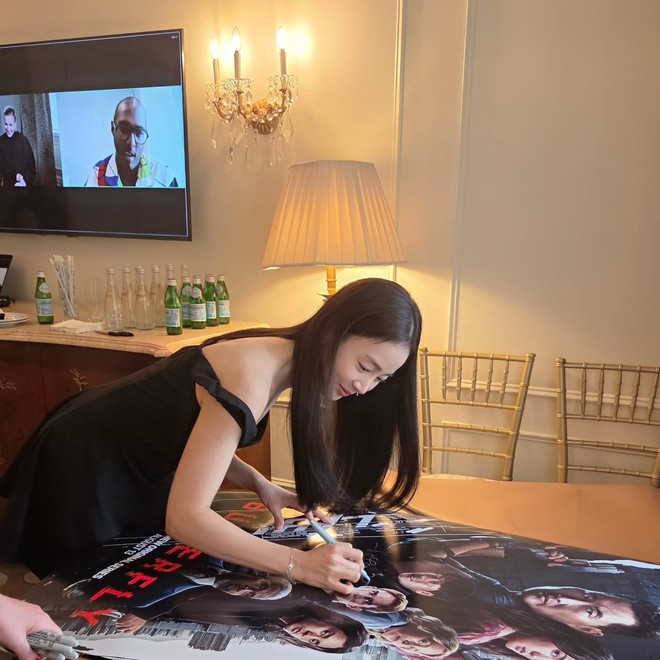 Bị chê "nhăn nheo như bà già", nhưng Kim Tae Hee còn có trong tay 1 điều khiến ai cũng phải ghen tỵ!- Ảnh 5. Bị chê "nhăn nheo như bà già", nhưng Kim Tae Hee còn có trong tay 1 điều khiến ai cũng phải ghen tỵ!- Ảnh 5.