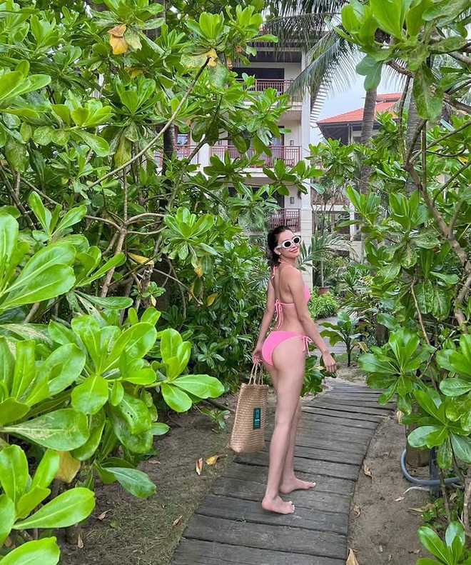Tiểu Vy mặc bikini đẹp ác liệt, visual lẫn body đều chuốc say người ngắm- Ảnh 15.