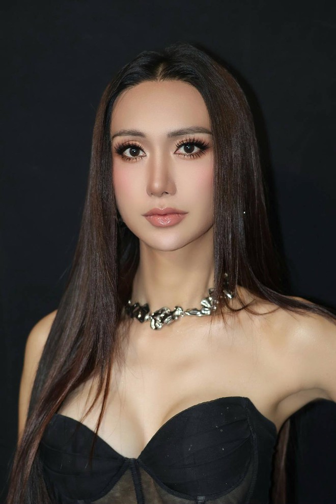 Nam ca sĩ trải qua 8 ca phẫu thuật để thành "gái xịn", được Đen Vâu bảo vệ khi bị châm biếm- Ảnh 11.