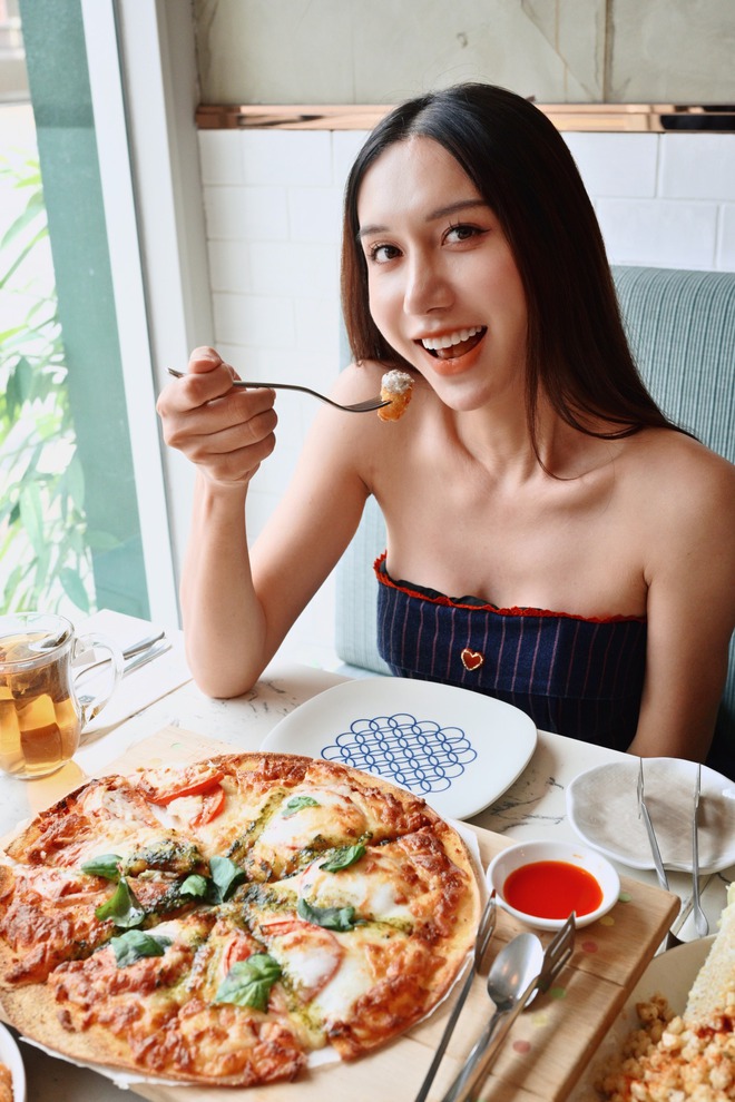 Nam ca sĩ trải qua 8 ca phẫu thuật để thành "gái xịn", được Đen Vâu bảo vệ khi bị châm biếm- Ảnh 10.