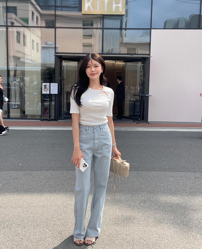 4 mẫu áo mùa thu sành điệu nhất để phối cùng quần jeans- Ảnh 7.
