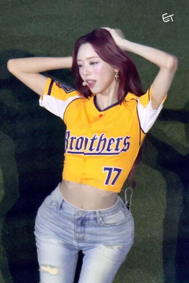 Nữ thần nhan sắc 2k3 bị nghi "độ vòng 3" dị dạng, sắp tiếp bước Park Bom thành "con nghiện thẩm mỹ"?- Ảnh 5.