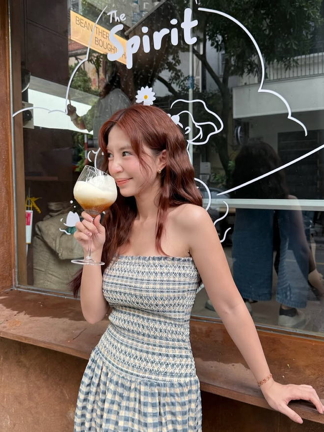 Hot girl 9x Hà thành nay là mẹ 1 con: Trẻ xinh, mặc đẹp dữ thần, quá khó để tìm thấy người thứ 2!- Ảnh 8.