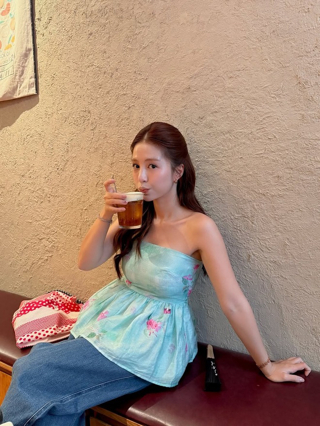 Hot girl 9x Hà thành nay là mẹ 1 con: Trẻ xinh, mặc đẹp dữ thần, quá khó để tìm thấy người thứ 2!- Ảnh 9.
