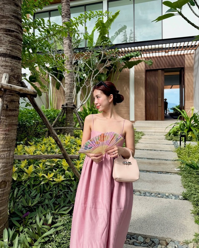 Hot girl 9x Hà thành nay là mẹ 1 con: Trẻ xinh, mặc đẹp dữ thần, quá khó để tìm thấy người thứ 2!- Ảnh 14.