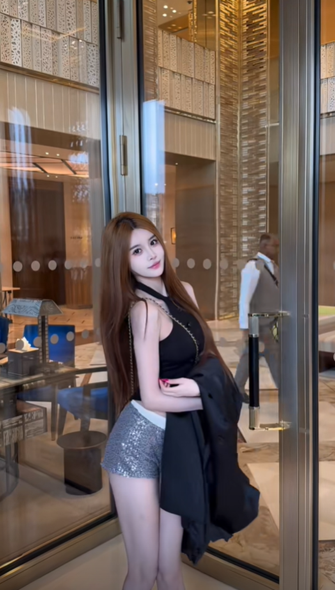 Hot nhất hot hôm nay ở Thượng Hải: Phú nhị đại tặng bạn gái Rolls-Royce 20 tỷ màu hồng, vượt xa cổ tích- Ảnh 13.
