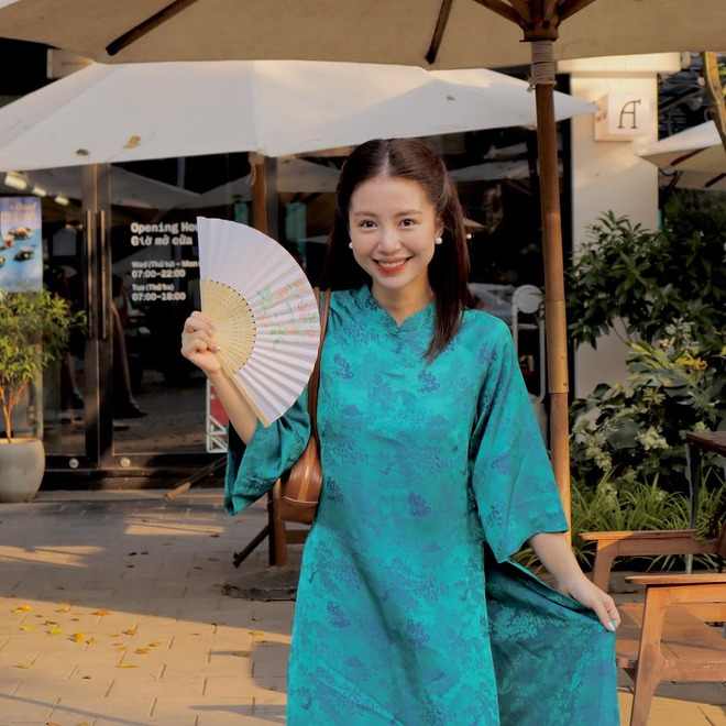 Hot girl 9x Hà thành nay là mẹ 1 con: Trẻ xinh, mặc đẹp dữ thần, quá khó để tìm thấy người thứ 2!- Ảnh 1.
