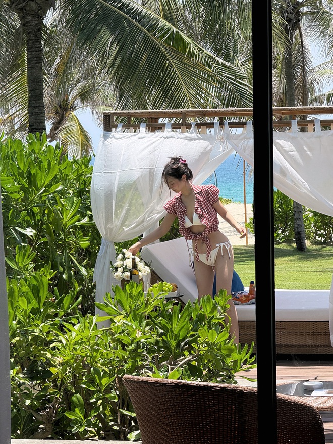 Gái Hàn nô nức khoe dáng check in ở biển Việt Nam, từng khung hình xinh hết nấc!- Ảnh 15.