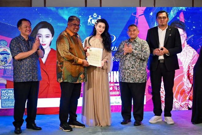 Phạm Băng Băng cũng có ngày này: Đi bán mỹ phẩm ở trung tâm thương mại, muốn gặp mặt phải chi 8 triệu!- Ảnh 6.