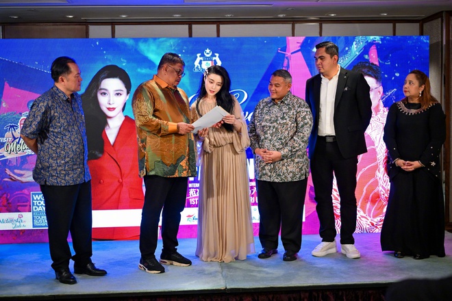 Phạm Băng Băng cũng có ngày này: Đi bán mỹ phẩm ở trung tâm thương mại, muốn gặp mặt phải chi 8 triệu!- Ảnh 7.