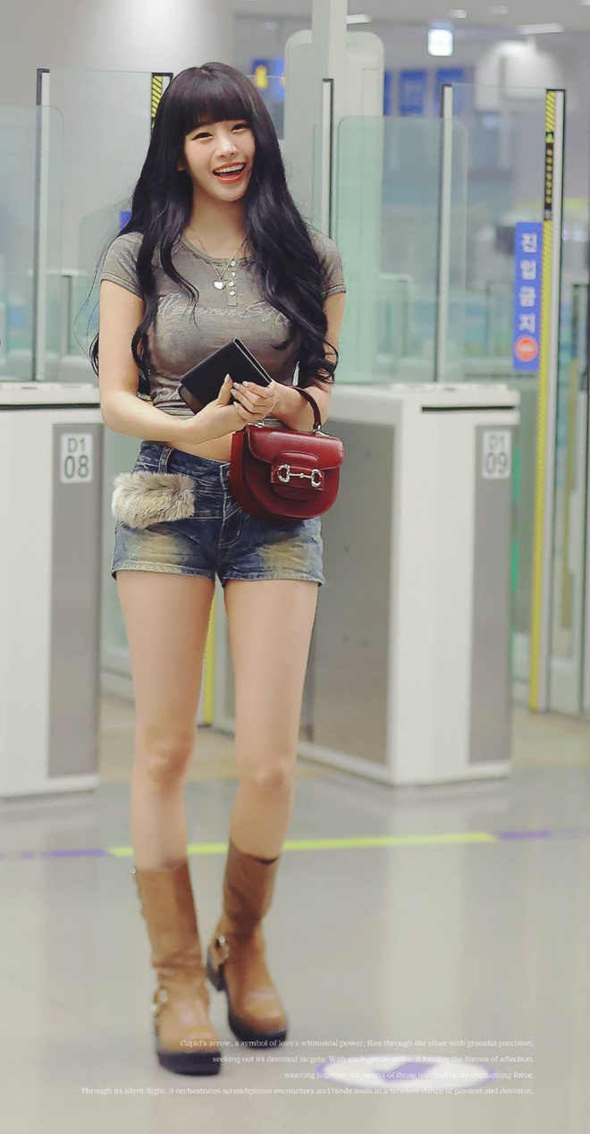 16 triệu lượt xem clip "Lisa thế hệ mới" tranh cầm điện thoại với fanboy, ảnh chung không tin nổi- Ảnh 4.