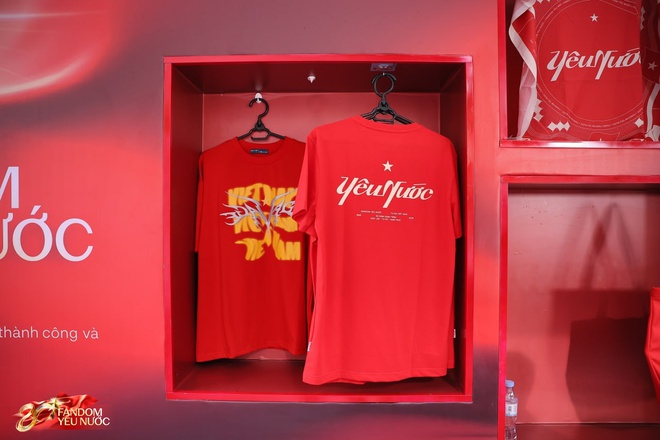Lý giải sức hút của Booth Fandom Yêu Nước tại sự kiện hot nhất Hồ Gươm hôm nay!- Ảnh 3.