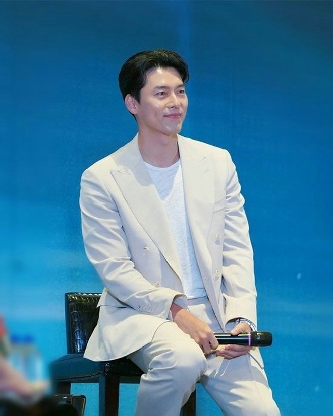 Hyun Bin đỏ mặt tía tai, xấu hổ đến "cạn lời" giữa sự kiện vì Son Ye Jin, chuyện gì đã xảy ra?- Ảnh 3.