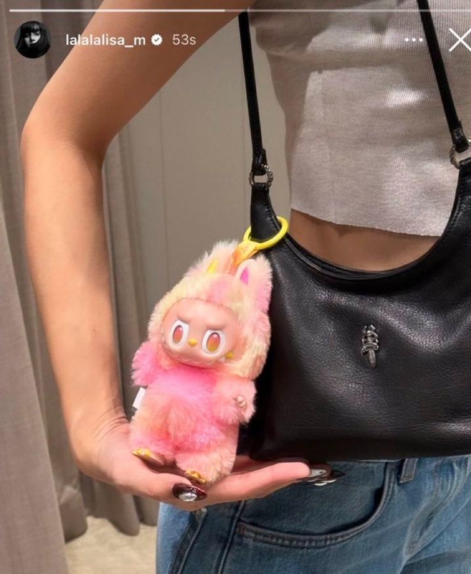 Lisa biến thành Labubu gợi cảm nhất thế giới - Ảnh 13. Lisa biến thành Labubu gợi cảm nhất thế giới - Ảnh 13.