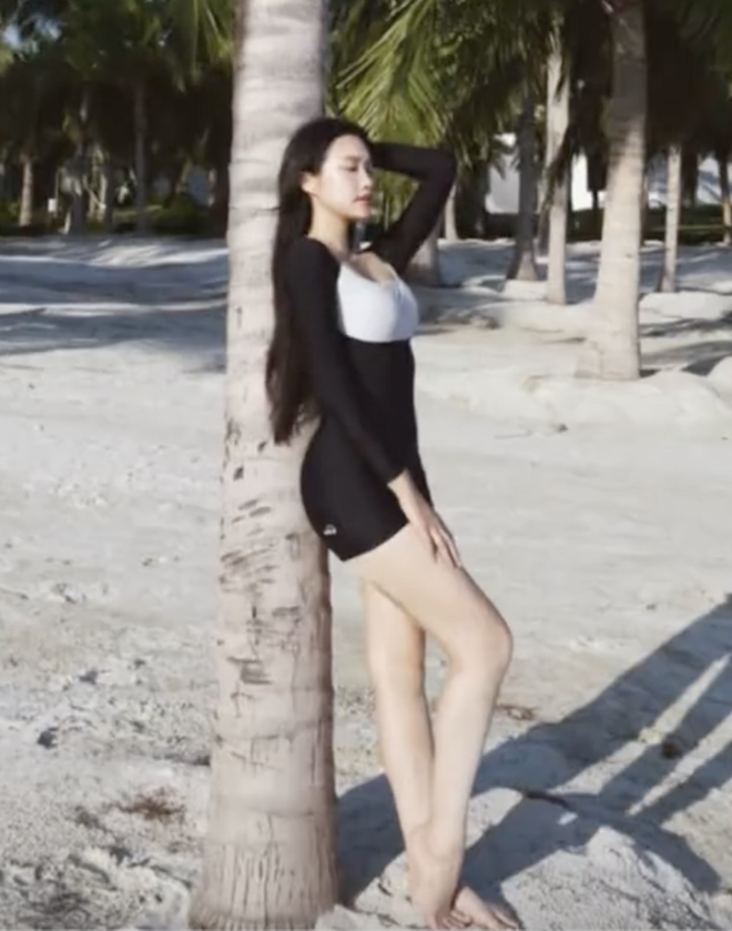Doãn Hải My diện đồ bơi khoe body "đồng hồ cát" nóng bỏng, chân dài khiến netizen xuýt xoa: Đẹp nhất làng bóng đá!- Ảnh 5. Doãn Hải My diện đồ bơi khoe body "đồng hồ cát" nóng bỏng, chân dài khiến netizen xuýt xoa: Đẹp nhất làng bóng đá!- Ảnh 5.
