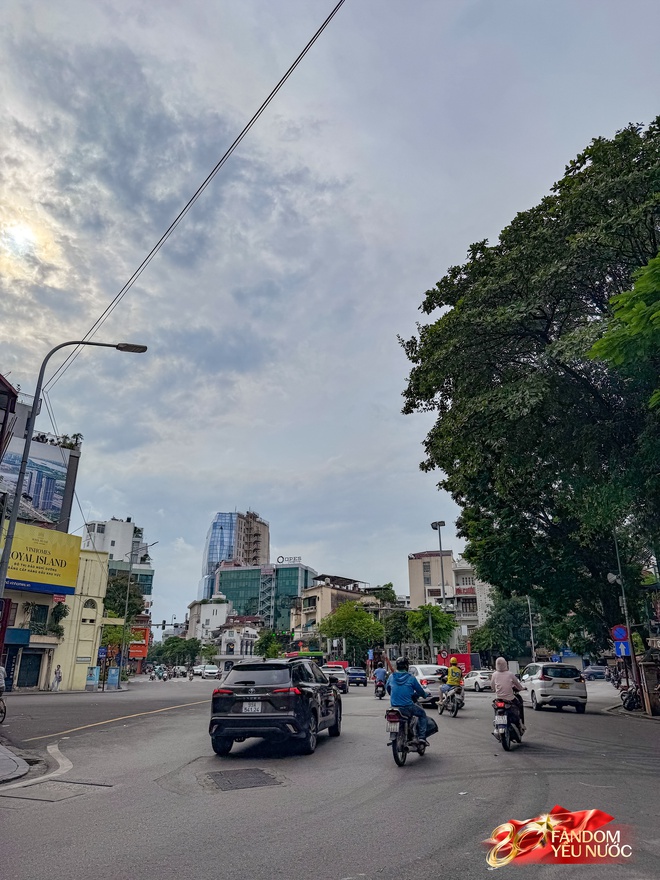 10 "vị trí vàng" để xem diễu binh, diễu hành ngày Quốc khánh 2/9: Nhiều người truyền tai nhau "săn" chỗ từ sớm- Ảnh 12.