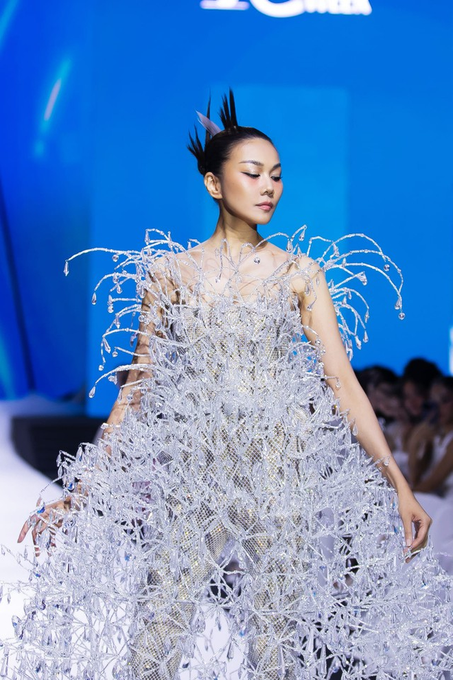 Thanh Hằng khổ nhất thế giới, ngồi không cũng dính drama 200kg từ miệng bà trùm Trang Lê- Ảnh 3.