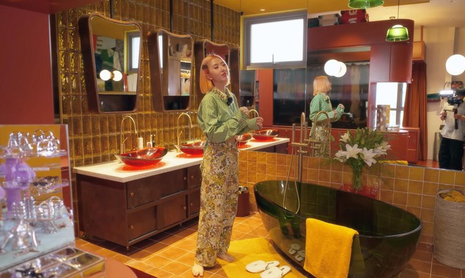 Dân mạng “khóc thuê” khi Quỳnh Anh Shyn bán penthouse 12 tỷ, giờ quay xe khi thấy cô khoe nhà mới nghệ gấp 10 lần!- Ảnh 34. Dân mạng “khóc thuê” khi Quỳnh Anh Shyn bán penthouse 12 tỷ, giờ quay xe khi thấy cô khoe nhà mới nghệ gấp 10 lần!- Ảnh 34.
