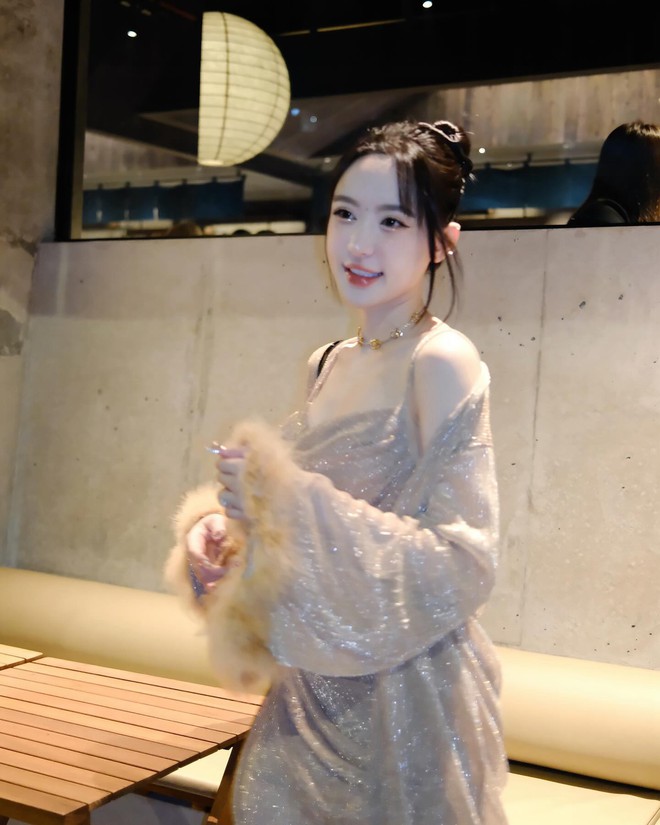 Con dâu "ông trùm điện tử Sài Gòn" mỗi năm có một gương mặt mới- Ảnh 12.