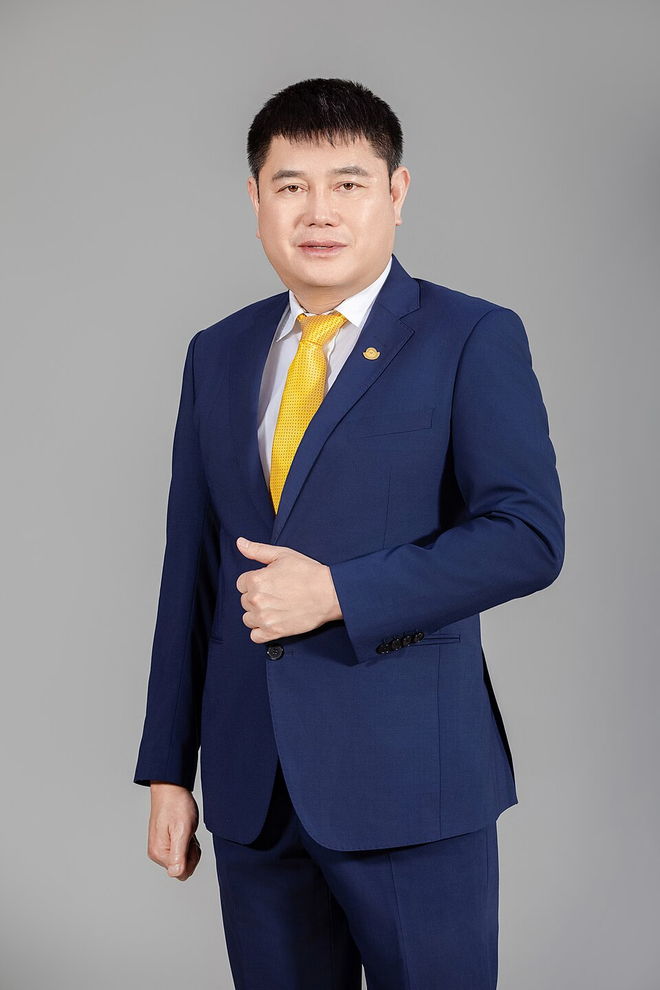 Vì sao gia đình doanh nhân nổi tiếng Việt Nam chuộng cà vạt màu vàng: Khám phá ý nghĩa sâu xa- Ảnh 6. Vì sao gia đình doanh nhân nổi tiếng Việt Nam chuộng cà vạt màu vàng: Khám phá ý nghĩa sâu xa- Ảnh 6.
