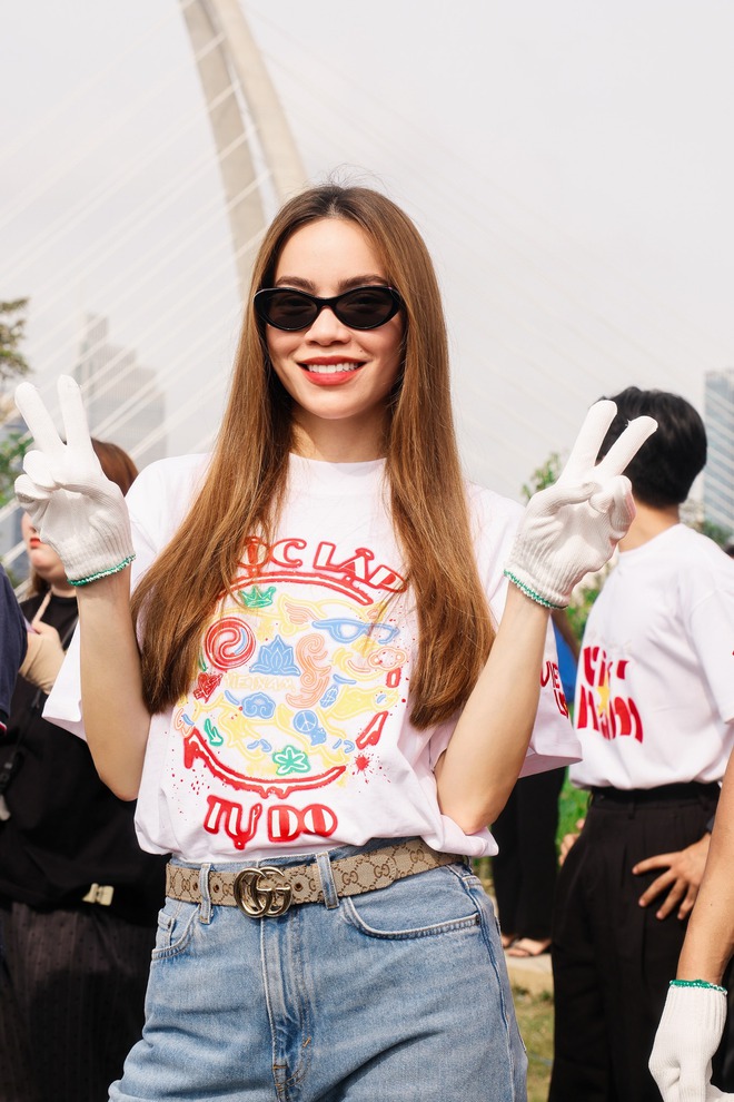Đếm ngược Livestream Fandom Yêu Nước: Trọn bộ áo, mũ, khăn... rực rỡ tinh thần Việt, ngập tràn deal hot chờ bạn "chốt đơn"!- Ảnh 2.