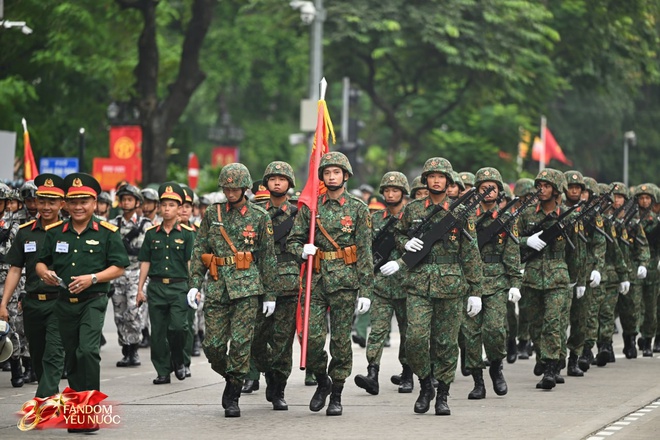 Nét đến từng chi tiết: Lê Hoàng Hiệp, Ngô Lâm Phương, Bảo Trinh và dàn "cực phẩm quân đội" trong Tổng hợp luyện lần 1- Ảnh 2.