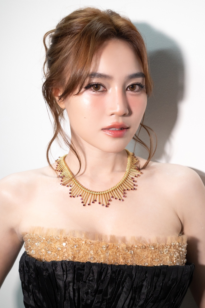 Ninh Dương Lan Ngọc gây sốt tại Thái Lan, visual "chặt đẹp" dàn Hoa hậu khi chung khung hình- Ảnh 3.