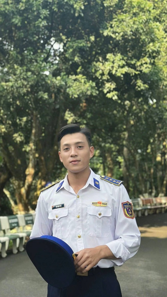 Danh tính người yêu trung uý Ngô Lâm Phương "sáng nhất" hôm nay: 10 điểm đẹp đôi, không ai nghĩ đến kịch bản này!- Ảnh 4.