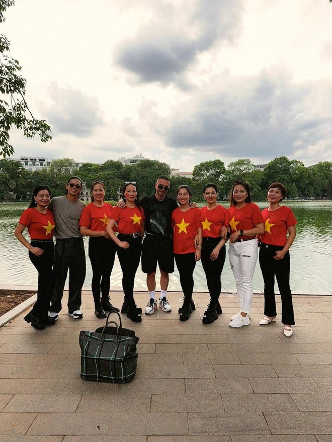 8Wonder 2025 trước giờ G: SOOBIN mặt mộc đi tổng duyệt, J Balvin rủ tlinh xuống phố làm 1 việc không ngờ tới!- Ảnh 10.