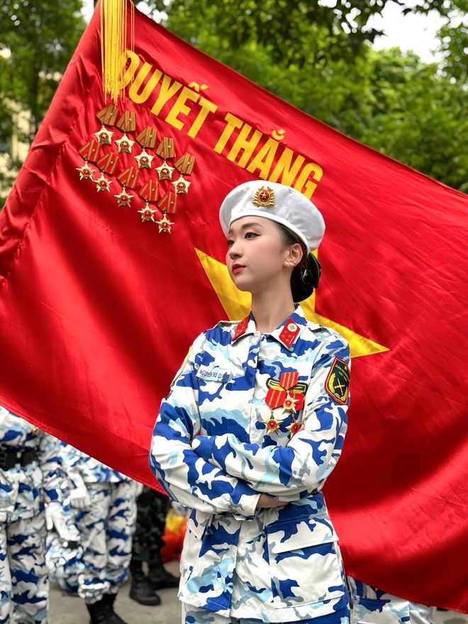 10 nữ quân nhân Việt Nam chỉ cần nở nụ cười là khuynh đảo mạng xã hội- Ảnh 8.