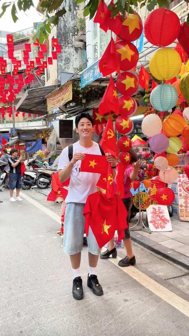 Khách Hàn đi xem diễu binh tại Việt Nam: "Dù không quen biết nhưng tôi rất ấn tượng với hành động của họ"- Ảnh 7.