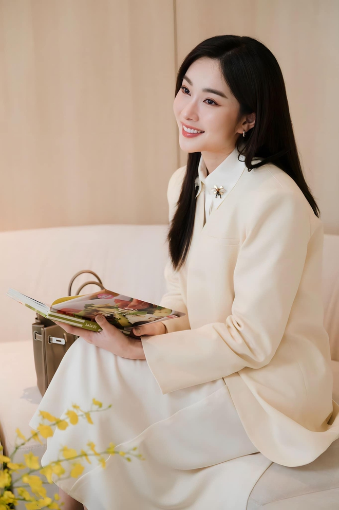 Cách dùng túi hiệu chọn lọc của dâu hào môn kiêm "thần tiên tỷ tỷ” Việt Nam- Ảnh 14. Cách dùng túi hiệu chọn lọc của dâu hào môn kiêm "thần tiên tỷ tỷ” Việt Nam- Ảnh 14.