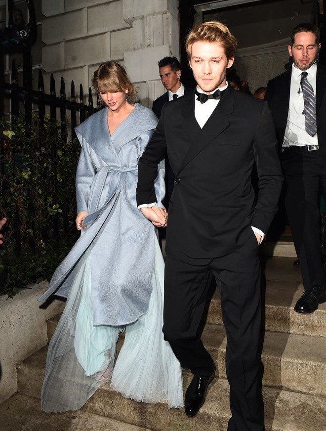 Taylor Swift có hơn chục anh tình cũ hạng A, tại sao cuối cùng lại cưới cầu thủ còn nghèo hơn mèo cưng của mình?- Ảnh 12.