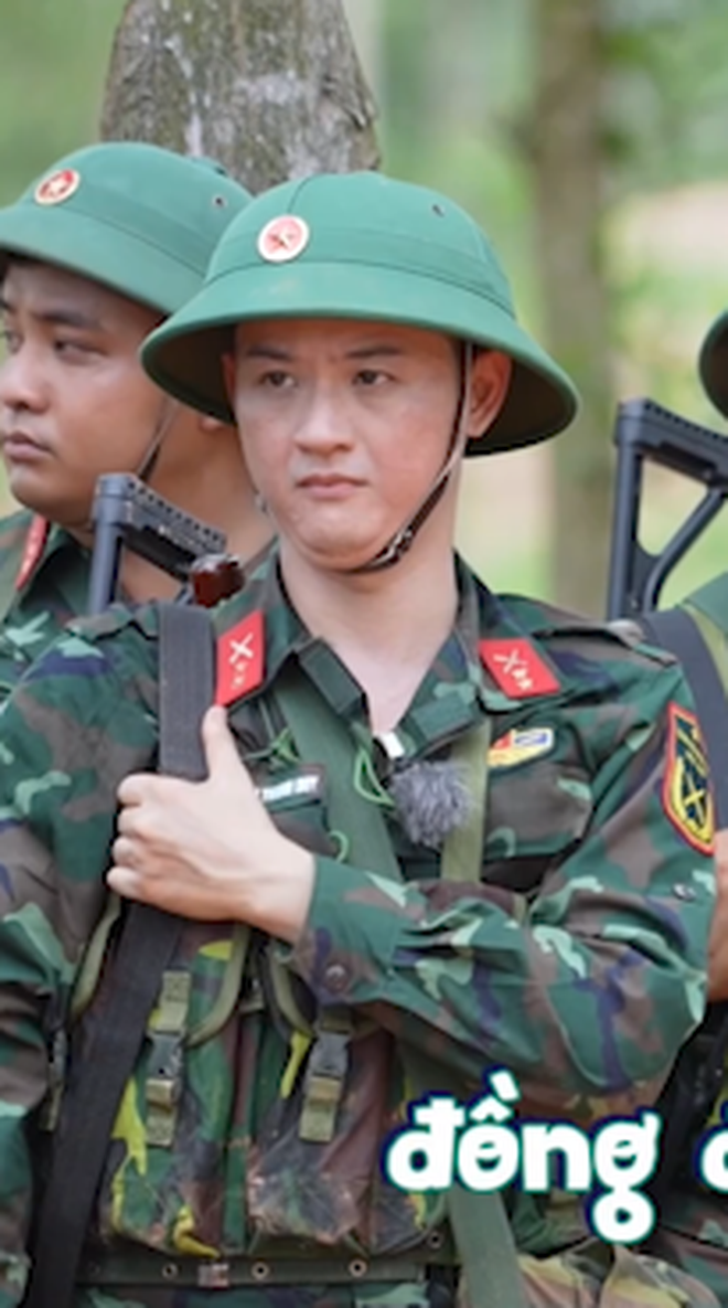 Siêu mẫu Minh Tú bật khóc thông báo rời Sao Nhập Ngũ 2025- Ảnh 7. Siêu mẫu Minh Tú bật khóc thông báo rời Sao Nhập Ngũ 2025- Ảnh 7.