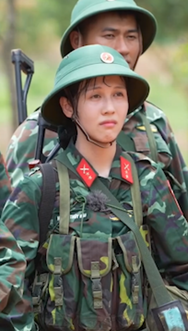 Siêu mẫu Minh Tú bật khóc thông báo rời Sao Nhập Ngũ 2025- Ảnh 6. Siêu mẫu Minh Tú bật khóc thông báo rời Sao Nhập Ngũ 2025- Ảnh 6.