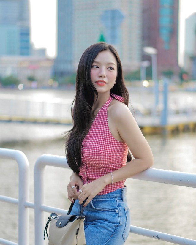 Cô lái đò Hồng của phim Mưa đỏ cao 1m63 và đây là 4 tuyệt chiêu hack dáng giúp nàng luôn mặc đẹp xuất sắc- Ảnh 5.