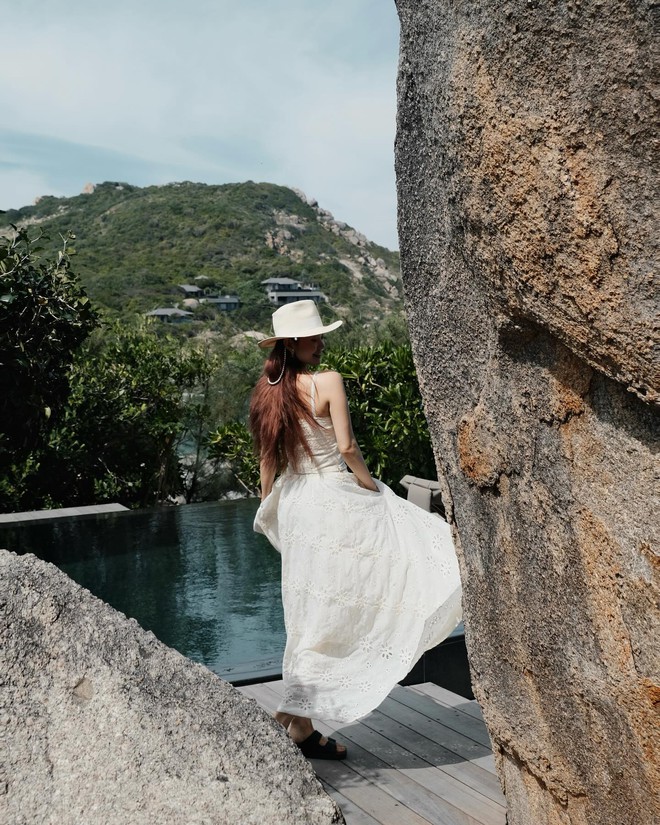 Loạt ảnh khoe body "đẹp ná thở" của Minh Hằng trong căn villa giá 1 tỷ 3 đêm- Ảnh 6. Loạt ảnh khoe body "đẹp ná thở" của Minh Hằng trong căn villa giá 1 tỷ 3 đêm- Ảnh 6.