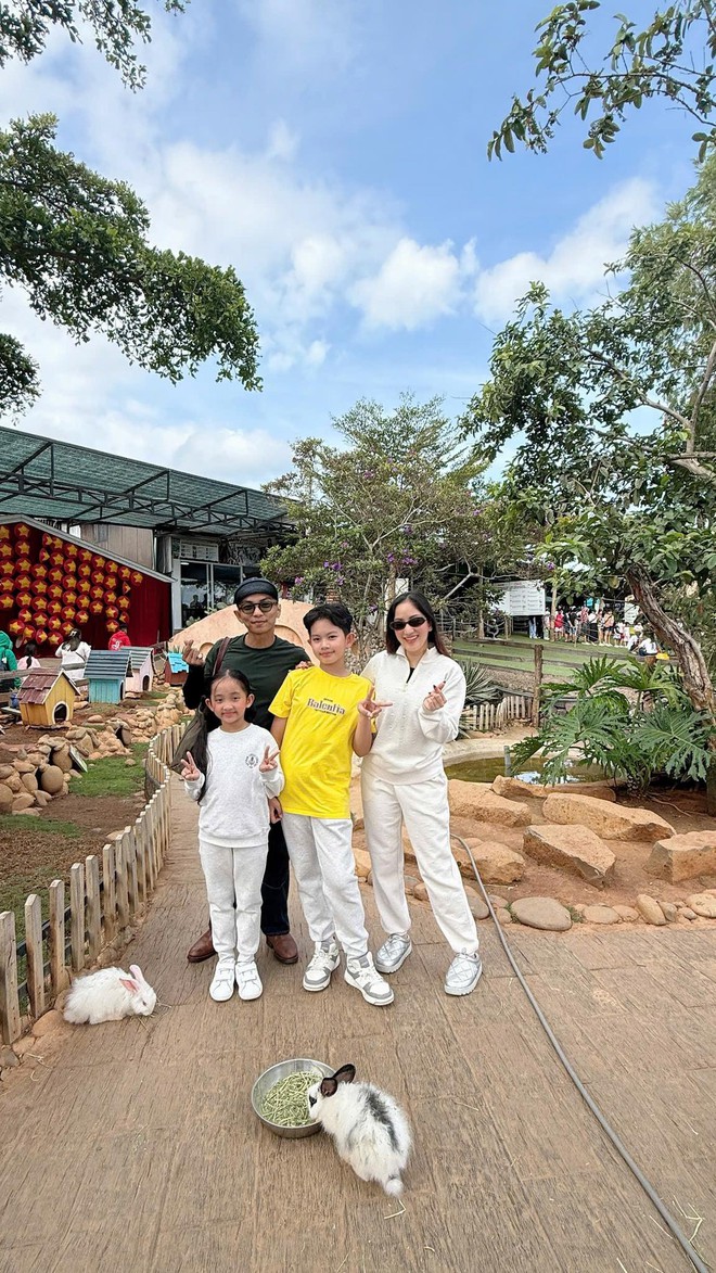 Một câu nói của con gái Khánh Thi tiết lộ góc khuất "đau lòng" khi làm con của Phan Hiển và nữ hoàng dancesport- Ảnh 3.