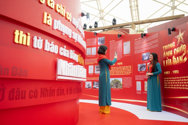Ngắm trọn "trái tim" triển lãm hot nhất dịp A80: Mãn nhãn với màn trình diễn nổi da gà cùng loạt công nghệ hiện đại- Ảnh 8. Ngắm trọn "trái tim" triển lãm hot nhất dịp A80: Mãn nhãn với màn trình diễn nổi da gà cùng loạt công nghệ hiện đại- Ảnh 8.