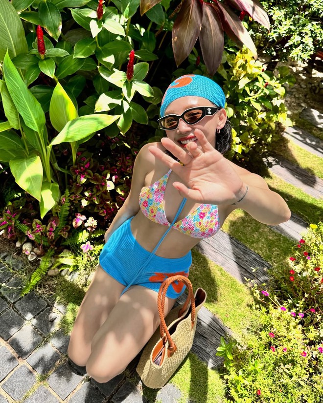 Ngắm Tóc Tiên diện bikini không chỉ sướng mắt mà còn hóng được miên man kiểu đẹp, hot hừng hực- Ảnh 7. Ngắm Tóc Tiên diện bikini không chỉ sướng mắt mà còn hóng được miên man kiểu đẹp, hot hừng hực- Ảnh 7.