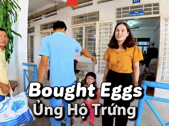 Khách Tây bị người đàn ông Việt chở về nhà dúi cho 60 quả trứng gà, nói cho 1 câu chưa từng nghe trong đời- Ảnh 5.