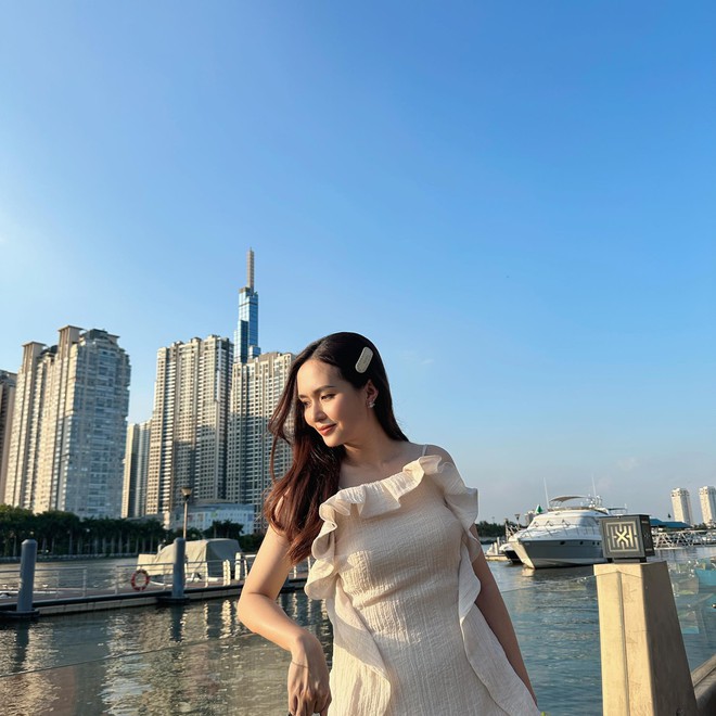 Ái nữ cựu Chủ tịch CLB Sài Gòn đã hết bị chê mặc xấu, lên đồ chuẩn tiểu thư Hà thành, nhan sắc "lên hương"- Ảnh 3.