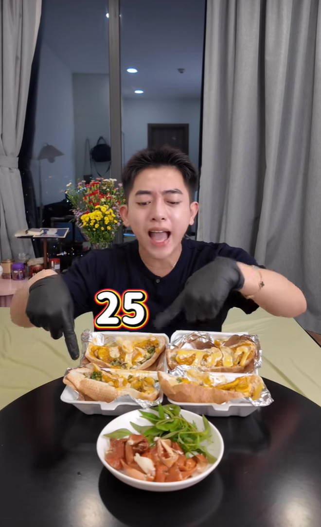 Cô bé 14 tuổi ở TPHCM gây sốt với món bánh mì gạch cua, chỉ mở bán đúng 2 tiếng là hết sạch 600 phần!- Ảnh 10.