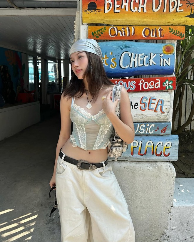 Cặp song sinh Việt sở hữu nhan sắc như "báu vật trần gian", style đời thường xinh điên đảo 0 điểm chê- Ảnh 11.