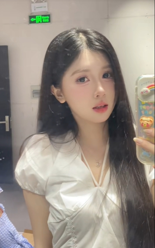 Danh tính của cô gái Việt được phong làm "người xinh nhất TikTok"- Ảnh 7.