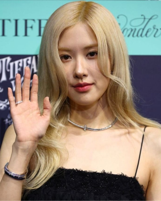 Em gái BLACKPINK bị phát hiện đã thẩm mỹ, lý do y hệt Rosé?- Ảnh 11. Em gái BLACKPINK bị phát hiện đã thẩm mỹ, lý do y hệt Rosé?- Ảnh 11.