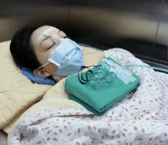 Không nhận ra con gái 19 tuổi của Vương Phi sau 4 lần phẫu thuật hở hàm ếch- Ảnh 3.