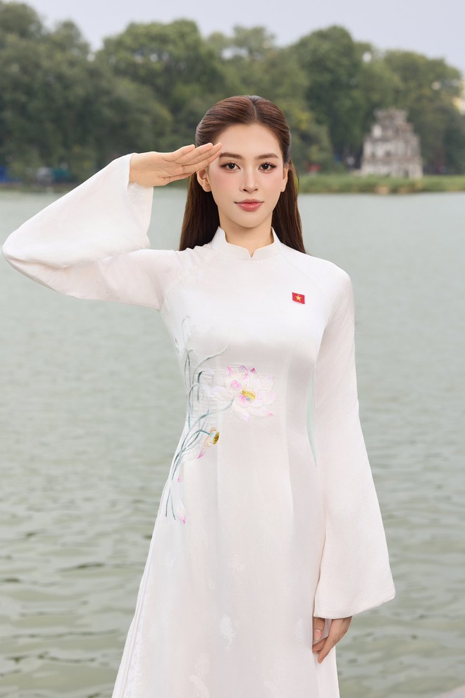 Dàn sao nhuộm đỏ MXH, không khí vui hơn Tết: Outfit xịn nhất chính là Dàn sao nhuộm đỏ MXH, không khí vui hơn Tết: Outfit xịn nhất chính là