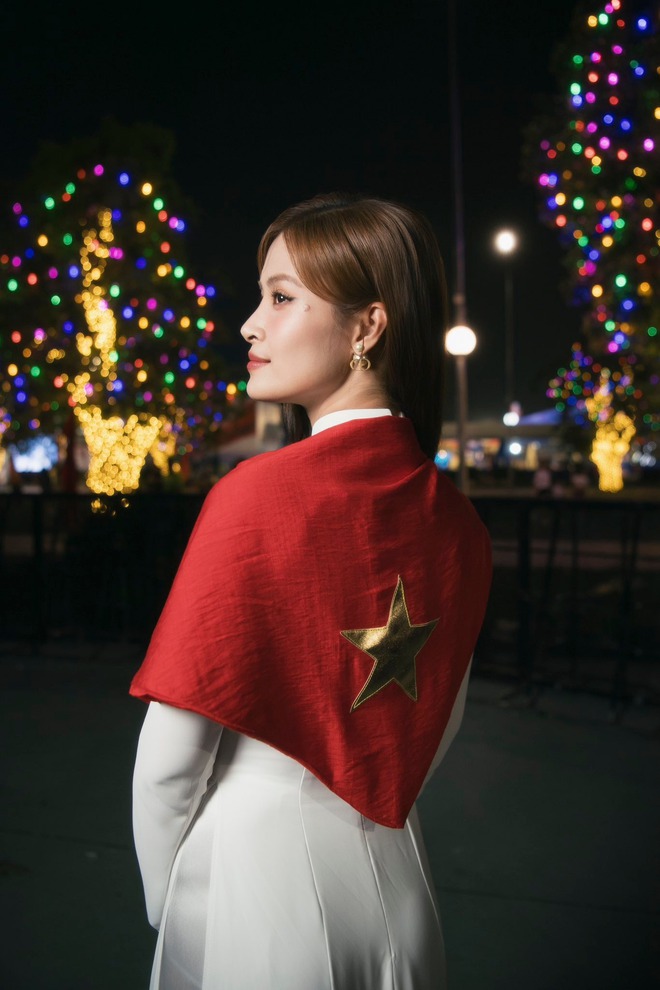 Dàn sao nhuộm đỏ MXH, không khí vui hơn Tết: Outfit xịn nhất chính là Dàn sao nhuộm đỏ MXH, không khí vui hơn Tết: Outfit xịn nhất chính là